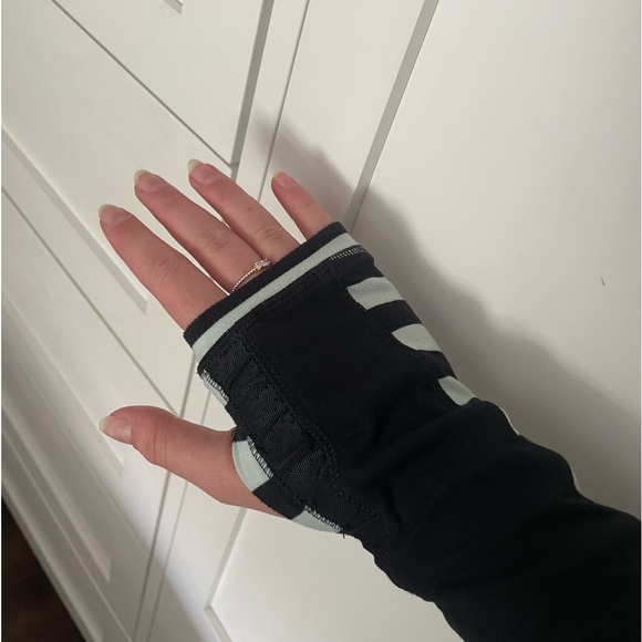 Lululemon Long Sleeve active top. More for cooler weather. - Picture 5 of 5